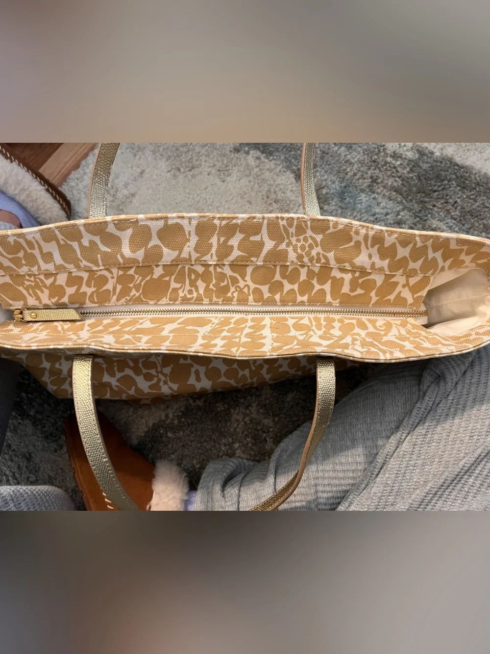 Lilly Pulitzer Finders Keepers Resort Tote Bag Tan & White Animal Print EC